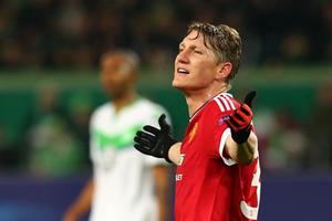 MU chấp nhận bán Schweinsteiger với giá rẻ như cho