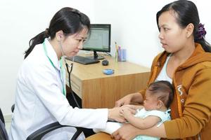 Phải gắn kết với hệ thống y tế Việt Nam