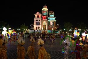 Lễ hội đèn lồng rực rỡ đón trung thu tại Asia Park 