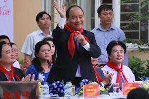 Bộ trưởng Giáo dục: "Đừng quá căng thẳng về thi và điểm"