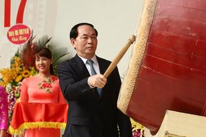 Lãnh đạo nhà nước dự khai giảng cùng các em học sinh