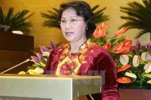 Chủ tịch Quốc hội rời Hà Nội, lên đường thăm hữu nghị chính thức Lào