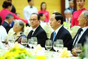 Chủ tịch nước trích dẫn Voltaire khi chiêu đãi tổng thống Pháp