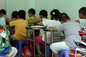 Cô giáo ở Sài Gòn bị kỷ luật vì dạy thêm