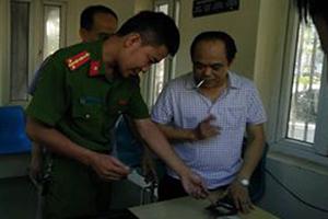 Giám đốc say rượu phi xe vào cổng UBND tỉnh Thanh Hóa bị phạt 17 triệu