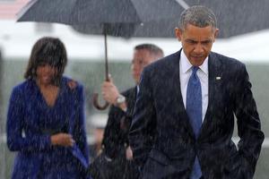 Sự khác biệt giữa Barack Obama và Donald Trump qua hai bức ảnh