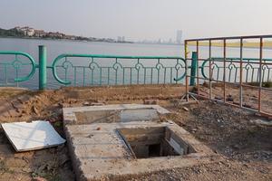 30 cống nước ô nhiễm nặng xả xuống hồ Tây 