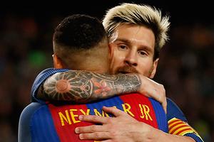 Neymar vào top 10 'ông hoàng lương bổng' nhờ ký mới với Barca 