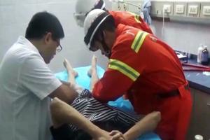 "Cậu nhỏ" kẹt trong chiếc nhẫn suốt 2 ngày, cứu hộ cũng bó tay