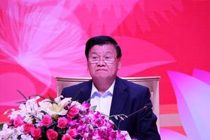 Thủ tướng Lào lần đầu tiên đối thoại với doanh nghiệp Việt Nam