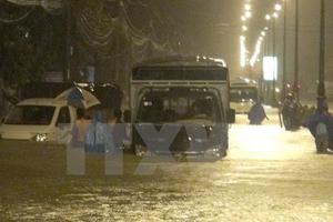 Tiếp tục mưa trên diện rộng ở các tỉnh Trung Bộ, nguy cơ lũ lớn