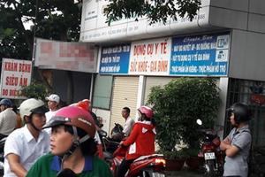 Tước giấy phép hành nghề của bác sĩ bị tố hiếp dâm