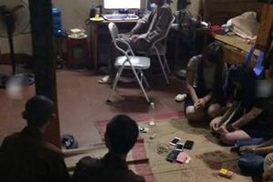 Sư chùa ở Thái Nguyên đánh bạc với ba cô gái trong đêm