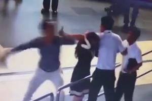 Hà Nội đình chỉ công tác cán bộ thanh tra túm áo nhân viên hàng không