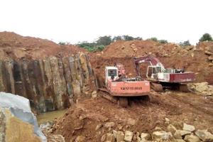 Doanh nghiệp khai thác đá trái phép, chính quyền chậm xử lý?