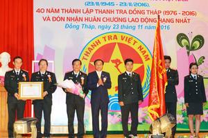 Thanh tra Đồng Tháp đón nhận Huận chương Lao động hạng Nhất
