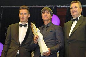 HLV Joachim Löw được vinh danh là "Huyền thoại thể thao"