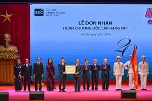Thủ tướng Nguyễn Xuân Phúc dự Lễ Kỷ niệm 20 năm Ngày Truyền thống ngành Chứng khoán 