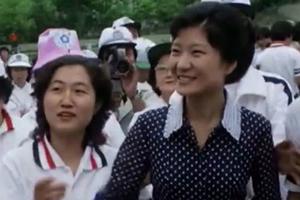 Tổng thống Hàn Quốc bị vây tứ phía