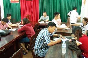 Bắt quả tang nhiều 'quý bà' sát phạt trong khách sạn