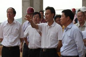 Quan tham ngồi chưa ấm chỗ đã bị bắt  