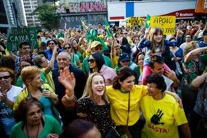 2.000 người dân Brazil biểu tình chống tham nhũng