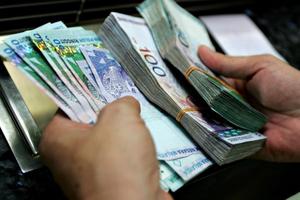 Malaysia điều tra các công ty liên kết với Chính phủ