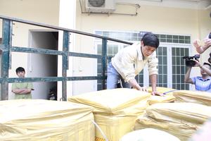 Bị phạt vì chở 700kg thịt heo không rõ nguồn gốc