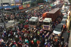 Cắt giảm ngân sách của TP. Hồ Chí Minh phải được xem xét kỹ