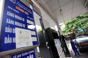 Giá xăng dự báo tăng mạnh vào ngày mai