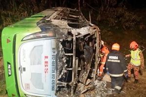 Tai nạn xe buýt thảm khốc ở Malaysia khiến 30 người thương vong