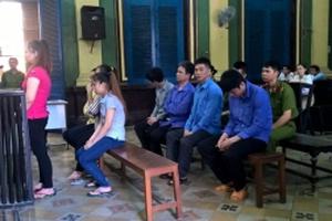 Băng dàn cảnh trộm đồ của khách Tây đi massage lĩnh án
