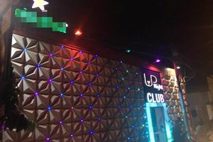 Nữ dancer khiêu dâm ở quán bar ven Sài Gòn