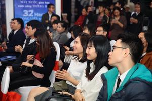 Hàng ngàn người háo hức đón chờ vé “Đại hỷ Xuân 2017”