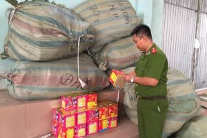 Bắt giữ gần 4 tấn pháo nổ Trung Quốc nhập lậu trái phép