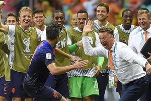 Louis van Gaal nghỉ hưu
