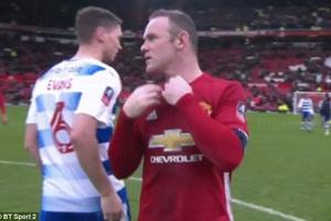 Cầu thủ Reading gây sốc khi từ chối đổi áo với Wayne Rooney