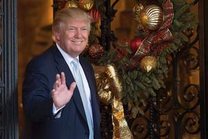 Thủ tướng mời ông Trump thăm Việt Nam vào cuối năm 2017