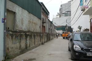 “Cấm vận” hàng xóm đi ra lối chung