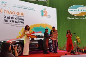 Khách hàng 9x nhận thưởng tiền tỷ của Viettel
