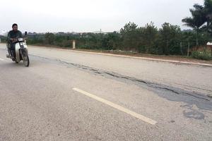 Xác định nguyên nhân xảy ra vết lún, nứt tại đê tả sông Hồng