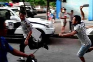 Trưởng Công an thị trấn bị đâm phải nhập viện