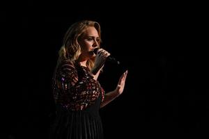 Adele xuất sắc giành 3 giải lớn nhất trong đêm trao giải Grammy 2017