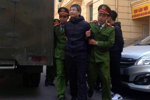 Giang Kim Đạt và 'bộ sậu' hầu tòa