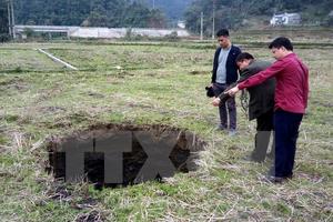 Bắc Kạn: Sụt lún đất liên tiếp tại Chợ Đồn, sông suối, ao cá cạn nước
