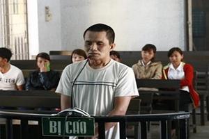 Cha "yêu râu xanh" hiếp dâm con gái ruột suốt 2 năm