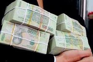 Giám đốc phòng giao dịch "ôm" 17 tỷ bỏ trốn, cấp dưới hầu tòa