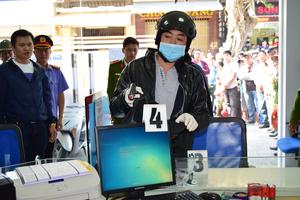 Dựng lại hiện trường vụ cướp tại BIDV Thừa Thiên Huế