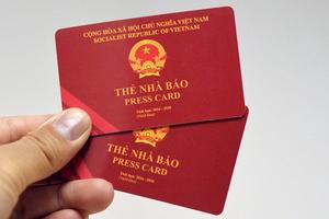 Phóng viên công tác 2 năm liên tục sẽ đủ điều kiện cấp thẻ nhà báo