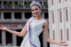 Nguyễn Thị Thành bất chấp lệnh cấm, thi 'chui' nhan sắc ở Ai Cập